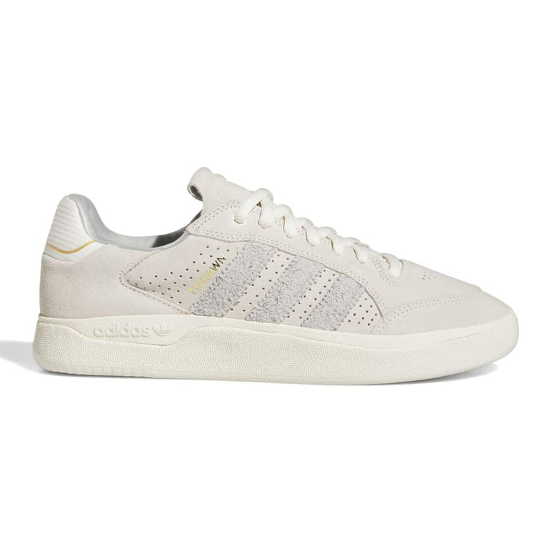 Sneakers - Adidas Skateboarding - Tyshawn Low // Chalk White/Grey One/Cream White // HQ2006 - Stoemp