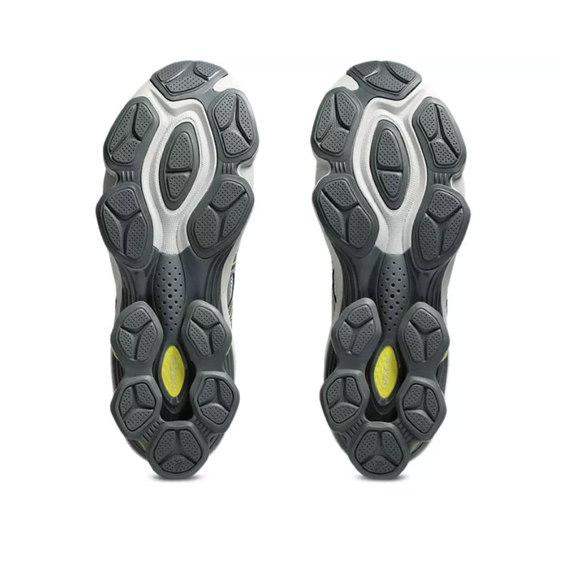 outsole view of Asics GEL-KINETIC FLUENT sneakers in glacier grey and steel grey with Scutoid GEL and FF BLAST PLUS ECO cushioning