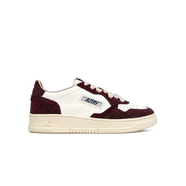 sneakers autry medalist bordeaux  avec paillettes pour femmes vue de profil