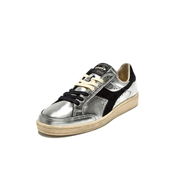 sneakers diadora heritage Prestige Metal Used silver vue de trois quarts