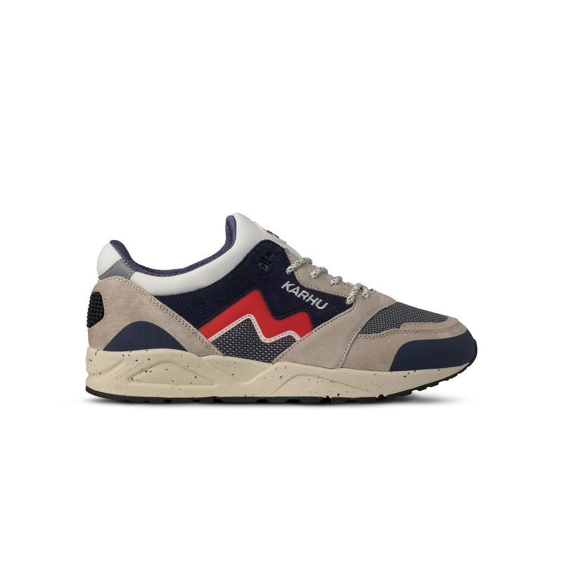baskets karhu aria 95 grises et bleu vue de profil