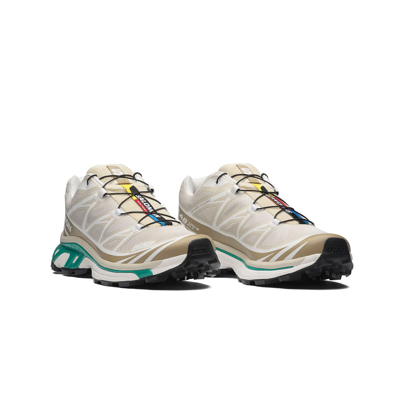 baskets salomon sneakers hommes XT-6 beige et turquoises vue de trois quarts