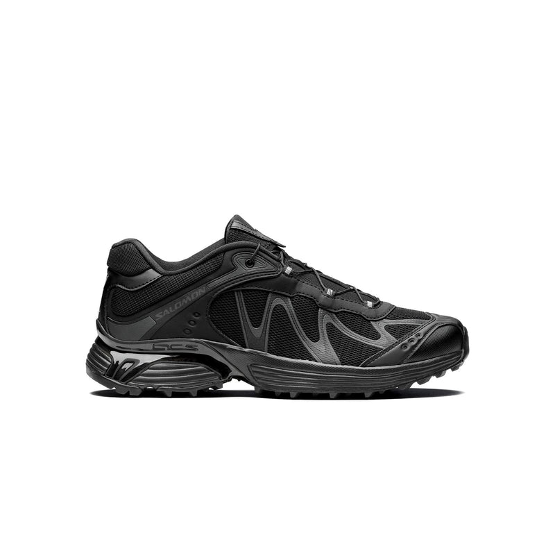 Vue latérale XT-WHISPER black, tige en mesh noir et semelle Contagrip crantée