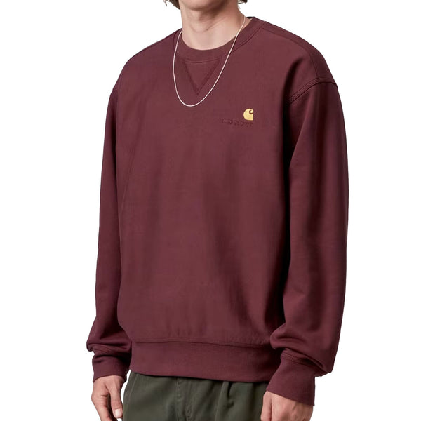 Sweat Carhartt script en bordeaux vu de face porté
