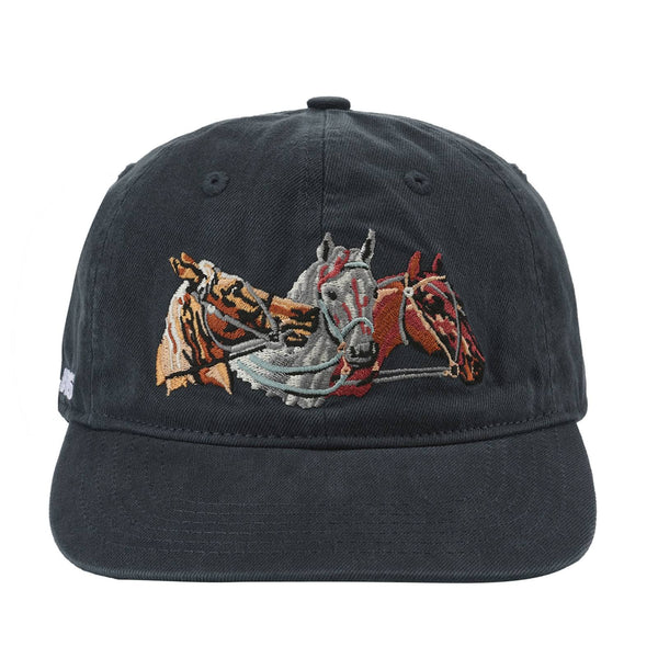 Casquette Hélas Bleu délavé avec broderie chevaux a l'avant - vue de face