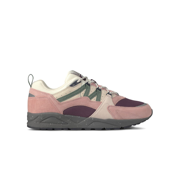 baskets karhu roses vue de profil