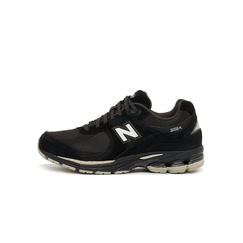 sneakers new balance noires vues de profil 