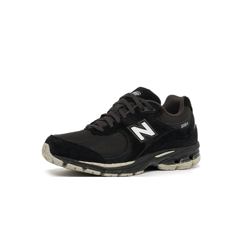 sneakers new balance noires vues de profil 