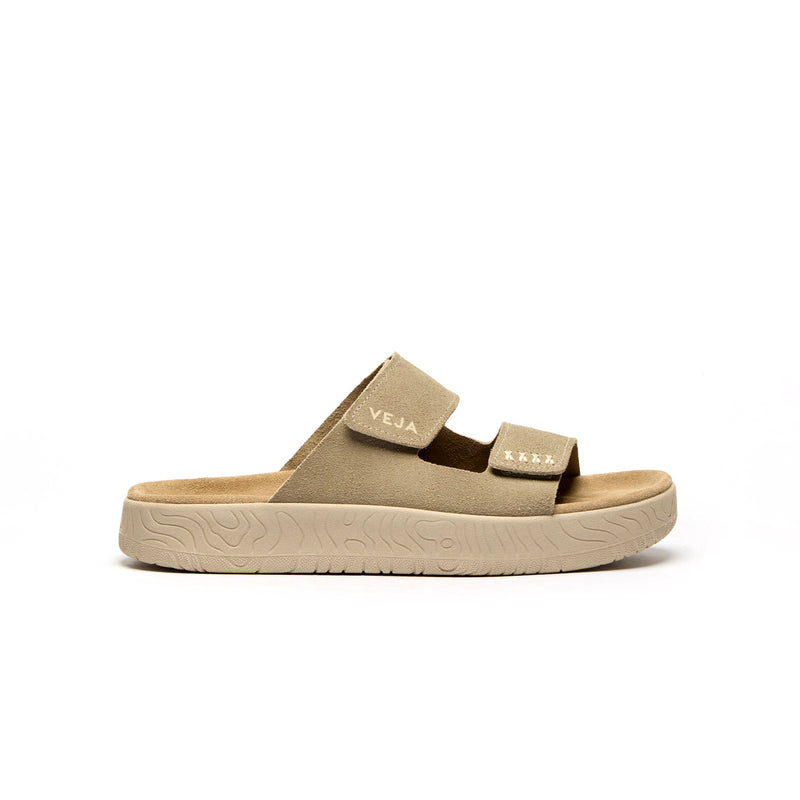 Side view of VEJA Etna sandal – lightweight and urban outdoor ready
