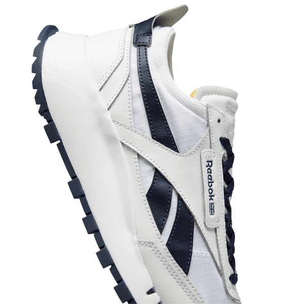 Sneakers - Reebok - CL Legacy // Cloud White/Vector Navy // GW9967 - Stoemp